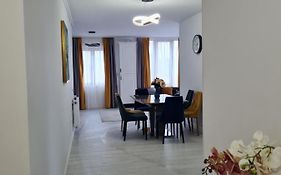 Toronto Deluxe Residence